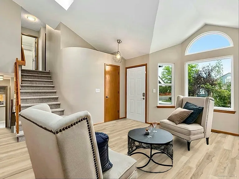 4201 Beaver Creek Dr — Photo 3