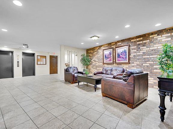 3rd image of 3350 N Carriageway Dr Unit 114