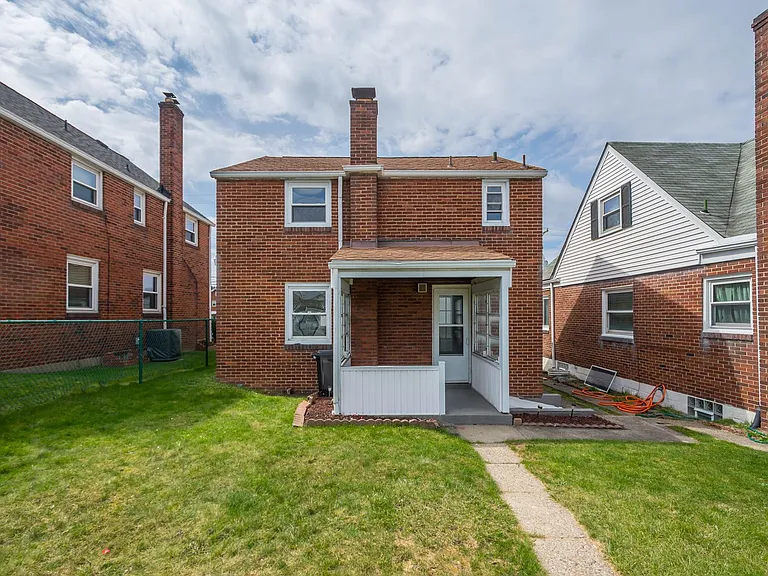 826 Miller Ave — Photo 13