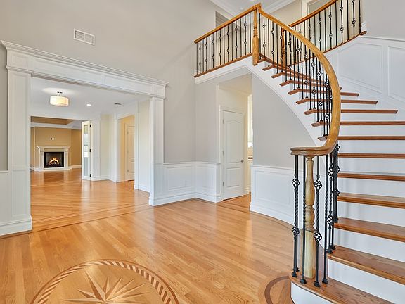 5th image of 34 Renfrew Rd