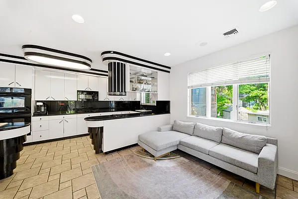 Kitchen, photo 2
