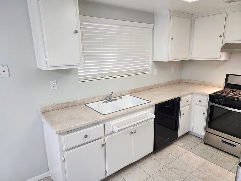 15833 Serrano Rd — Photo 19
