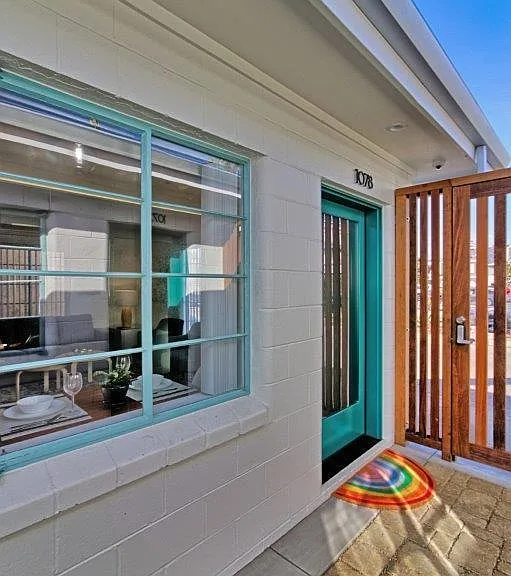 1078 S Seaward Ave — Photo 1