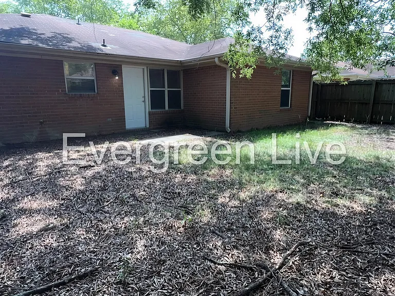 105 Celestin Ct — Photo 16