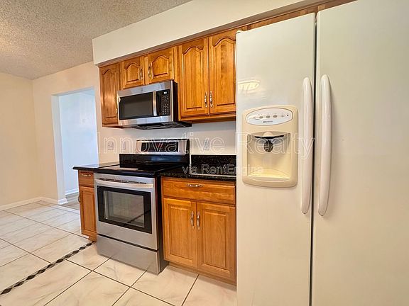 4th image of 1005 Bradford Dr