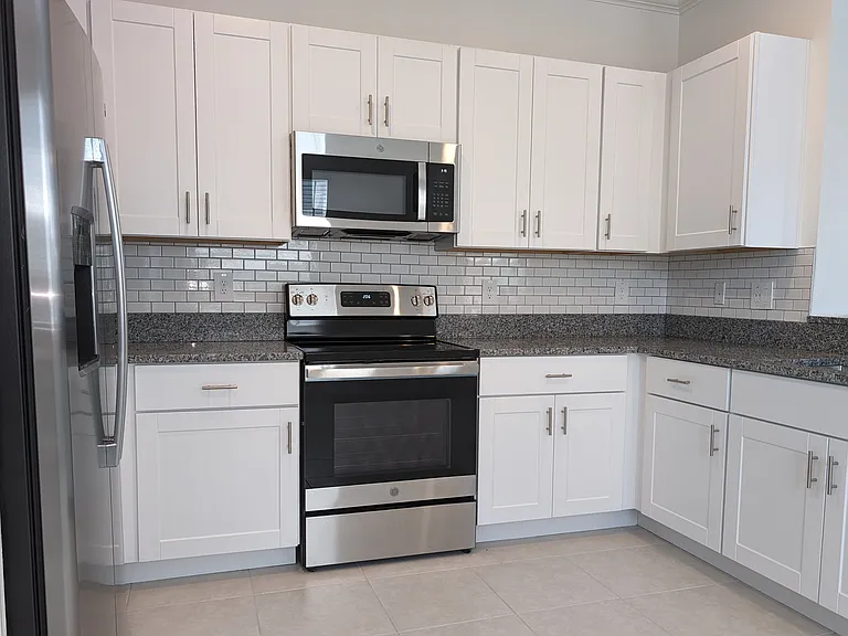Kitchen, gorgeous backsplash!