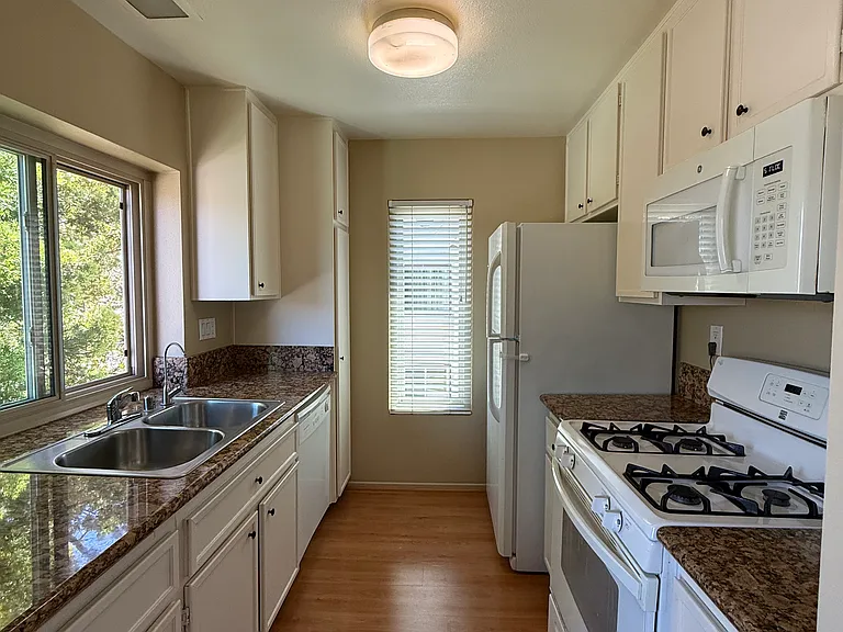 10620 Dabney Dr #174 — Photo 10