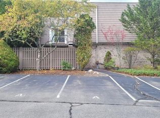 15 Caddy Rock Rd APT A, North Kingstown, RI 02852