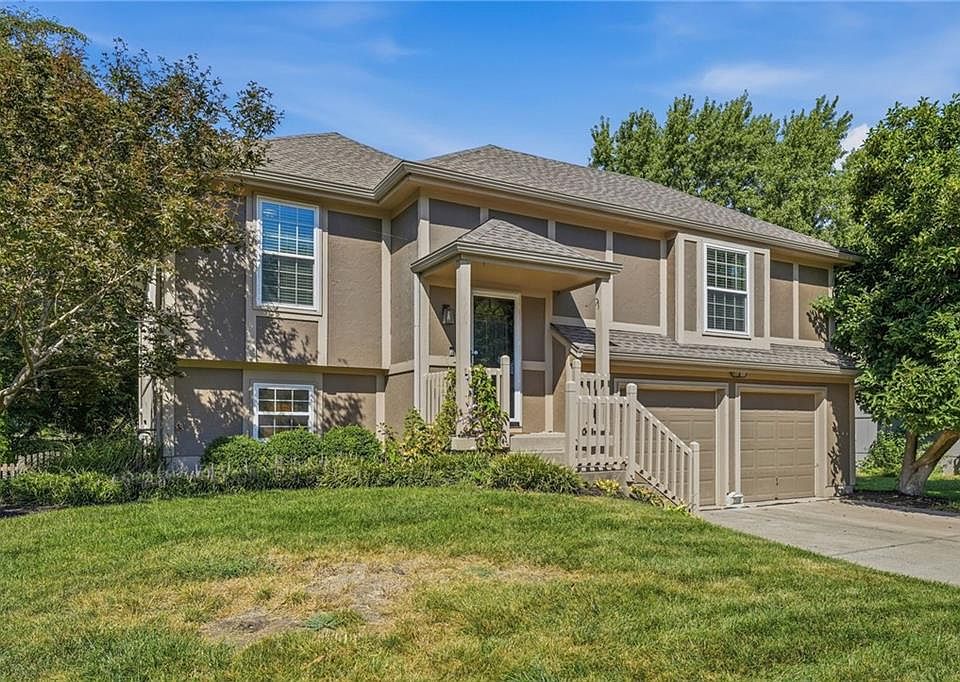 1st image of 2558 NE Dale Hunter Ln