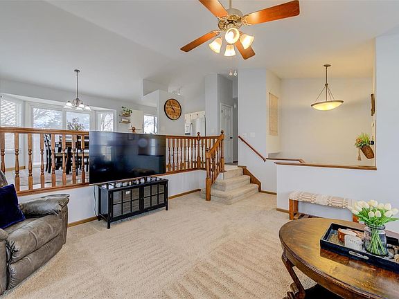 5th image of 202 Christina Marie Dr