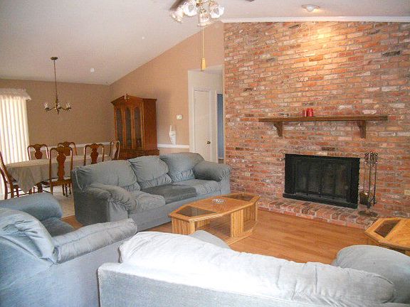2nd image of 803 Gracewood Dr