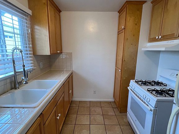 3rd image of 3115 Roberts Ave #3115