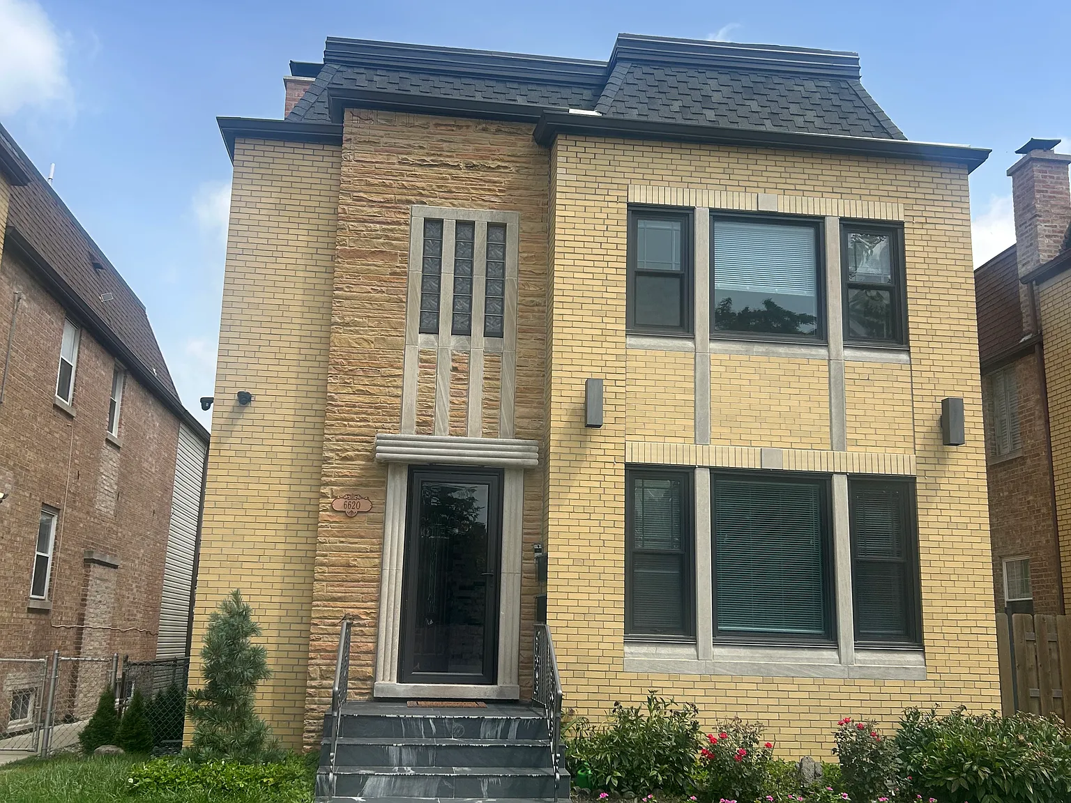 2 bed, 980 sqft, $2,500 — Photo 1