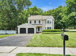 1 Sunny Woods Ln, Jackson, NJ 08527