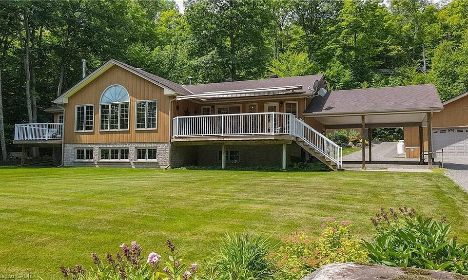 1st image of 165 Lakeshore Dr