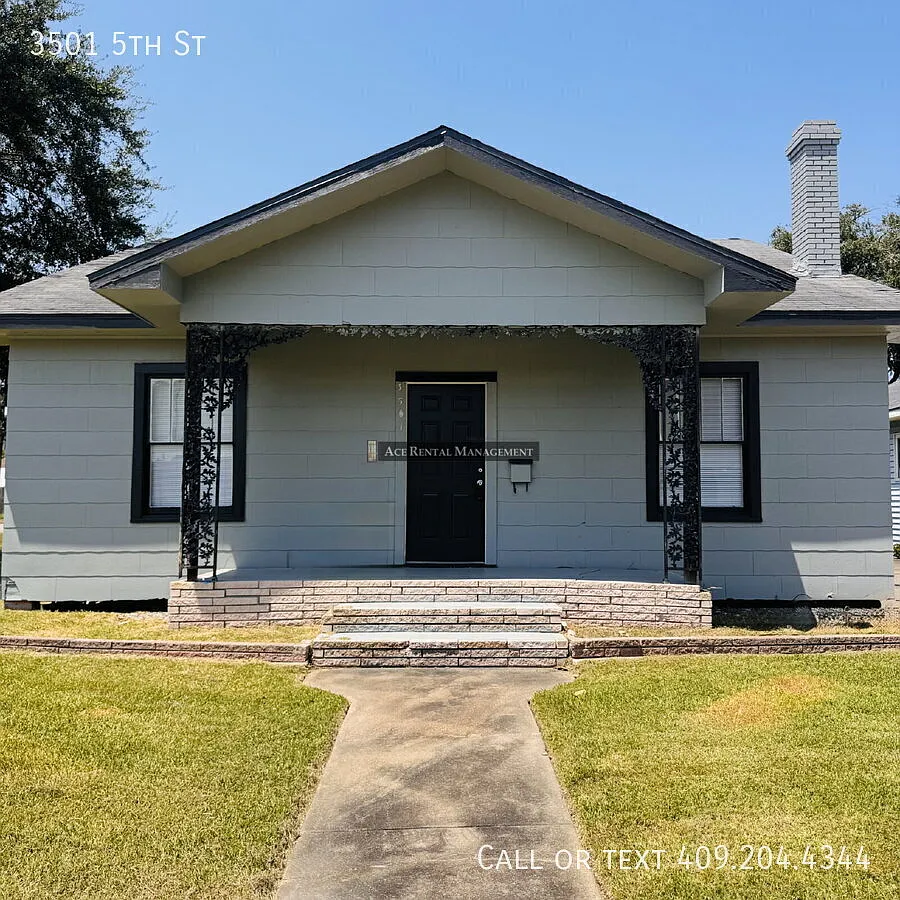 Charming 3-Bedroom Port Arthur Home with Warm Hardwood Floors 1237 Sq Ft of Comfort! — Photo 1