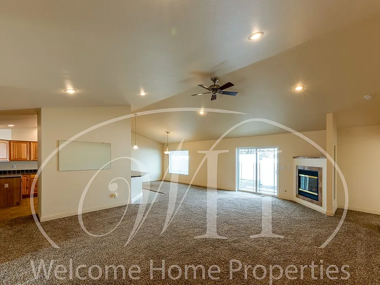 741 SE Magnoni Dr — Photo 6