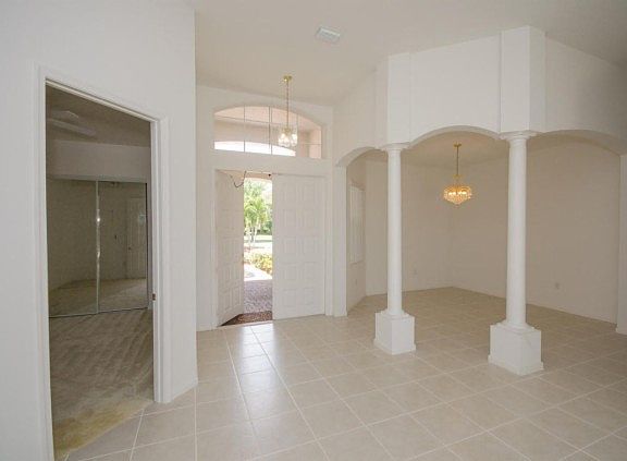 4th image of 2289 SW Golden Bear Way