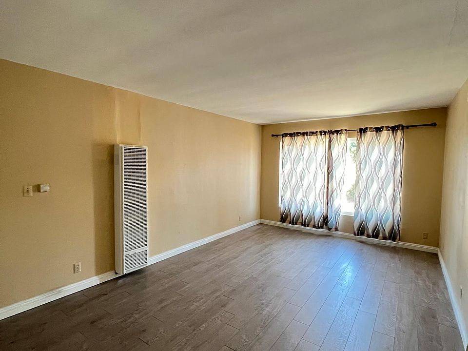 1st image of 4658 W 1st St #7