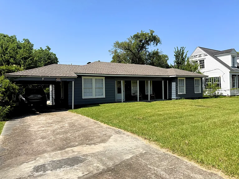 2330 Rusk St — Photo 3