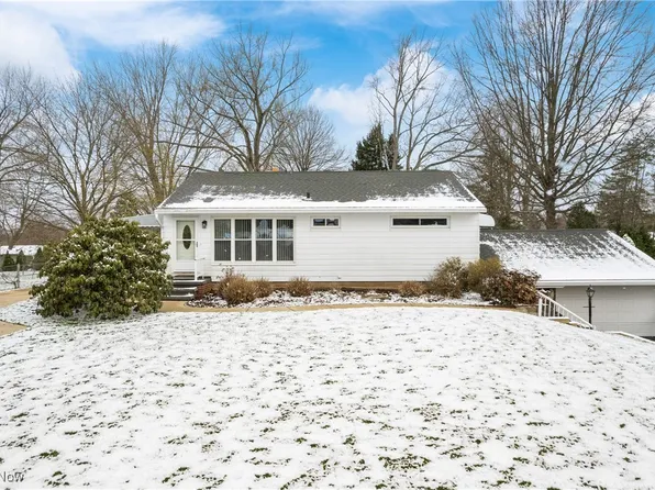 571 Clark Dr, Tallmadge, OH 44278