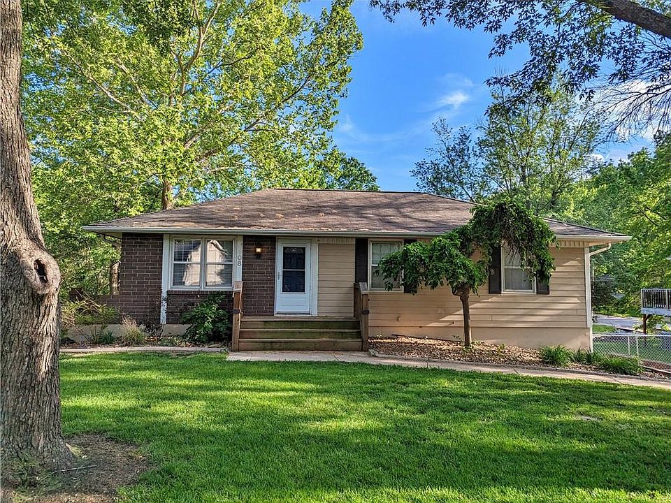 1st image of 108 NE Summit Dr