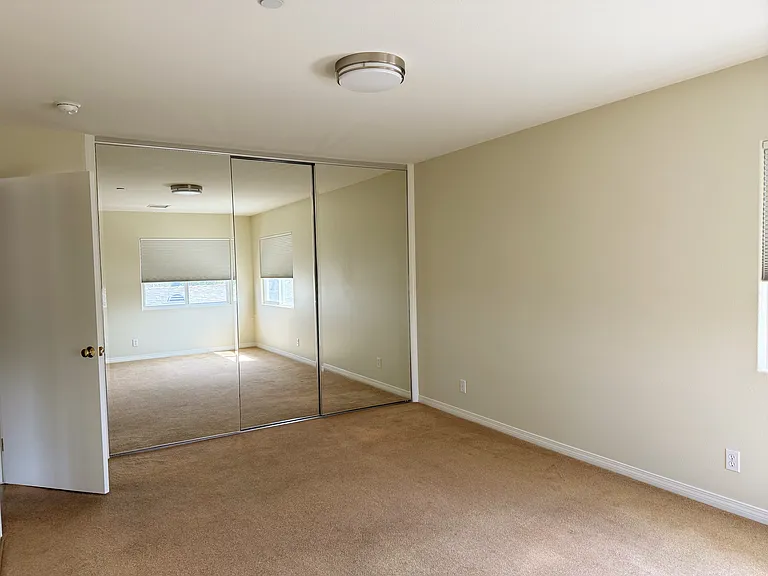 196 College Dr #1A — Photo 7