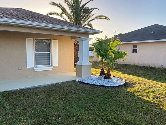 4th image of 2703 SW 2nd Pl