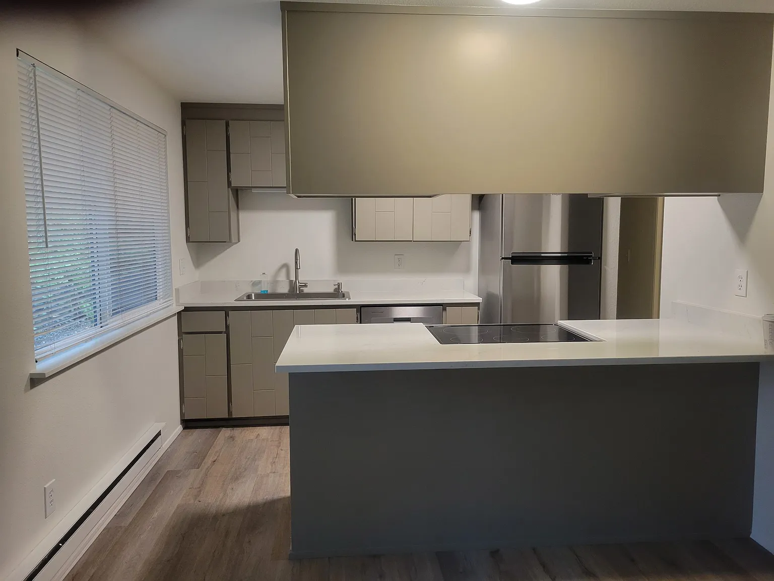 2 bed, 700 sqft, $2,125 — Photo 2