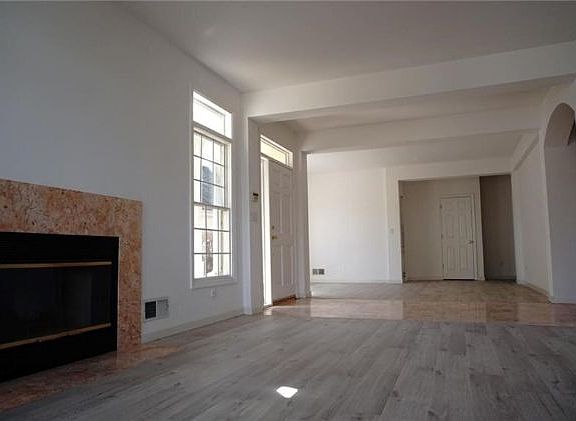 5th image of 138 Doral Greens Dr W