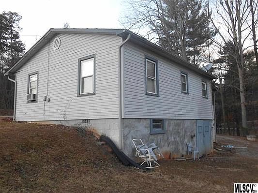 2nd image of 124 SE Plymouth Rd