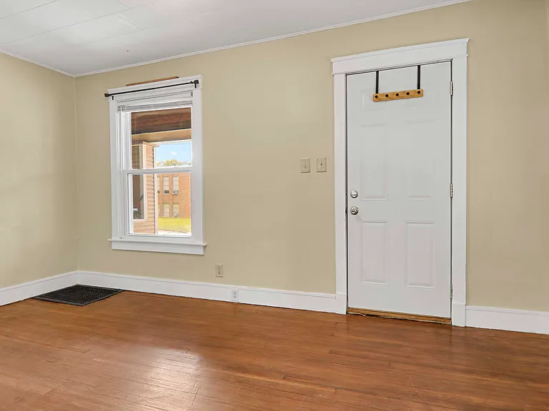 702 S Madison St #1 — Photo 5