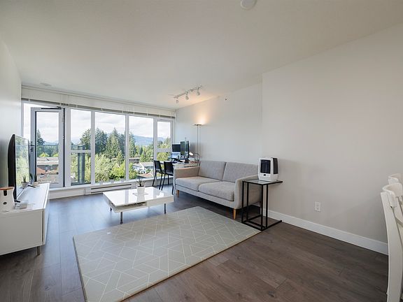 3rd image of 958 Ridgeway Ave #1006