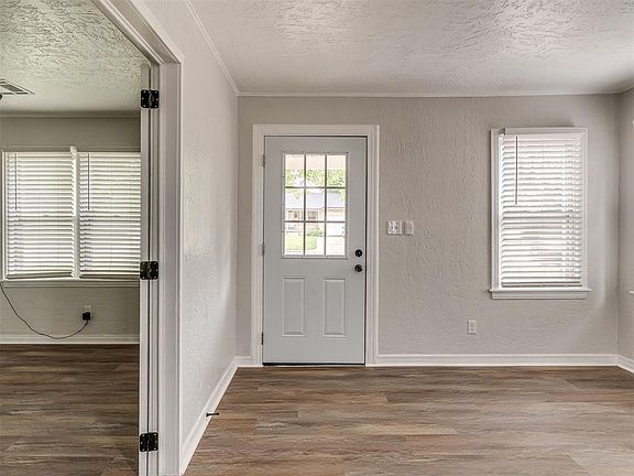 3rd image of 2517 NW 35th St