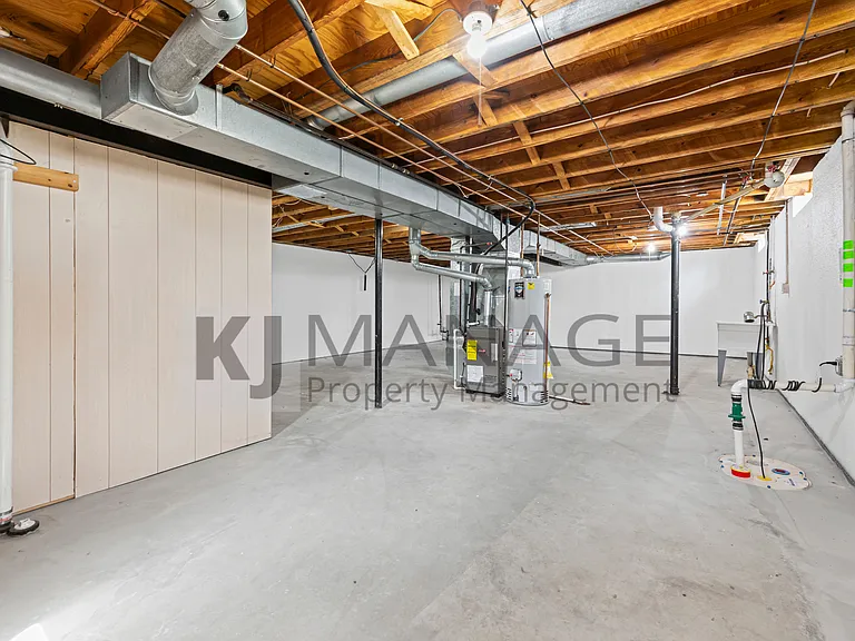 34713 Donnelly St — Photo 13
