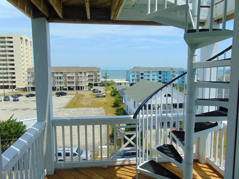 3 bed, 2.5 bath, $2,850 — Photo 3