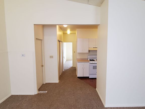 5th image of 1109 Goettman St Floor 1