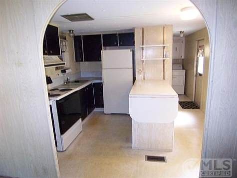 4th image of 4180 Meadow View Dr