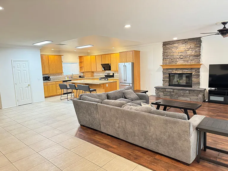 12596 Oaks Ave — Photo 15