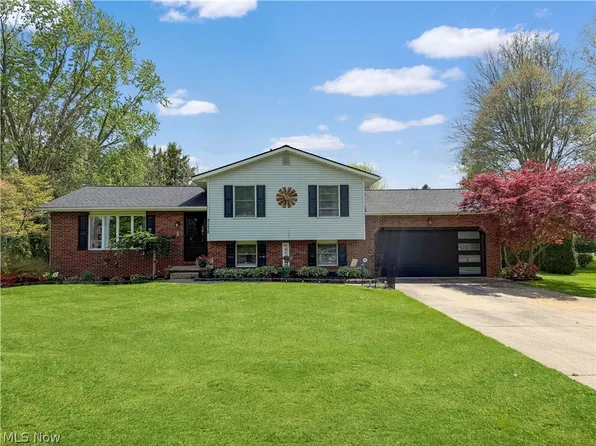 3172 Killian Rd, Uniontown, OH 44685