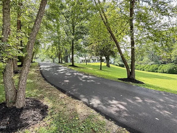702 Dorsey Ln, Louisville, KY 40223