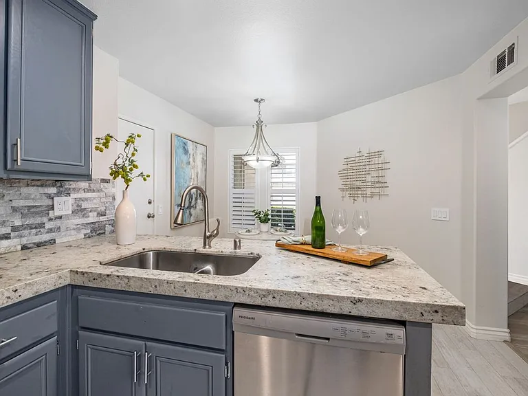 54 Cameray Hts — Photo 16
