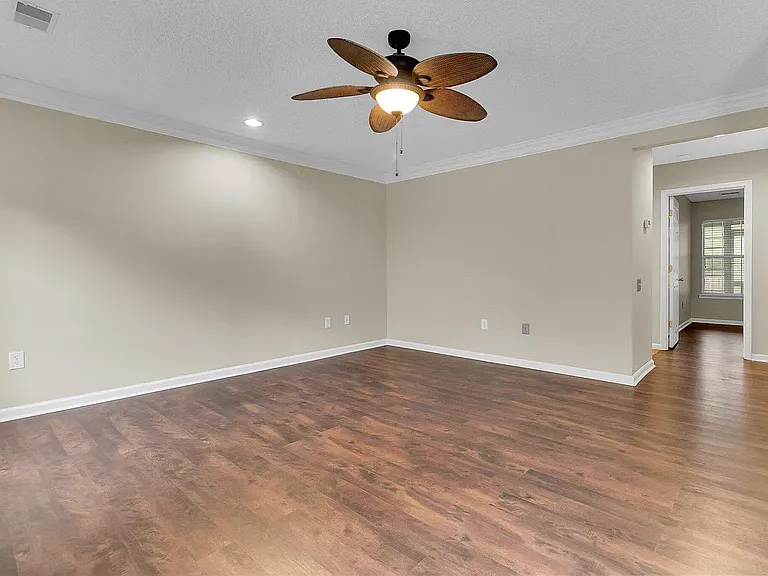 2117 Kings Gate Ln — Photo 3
