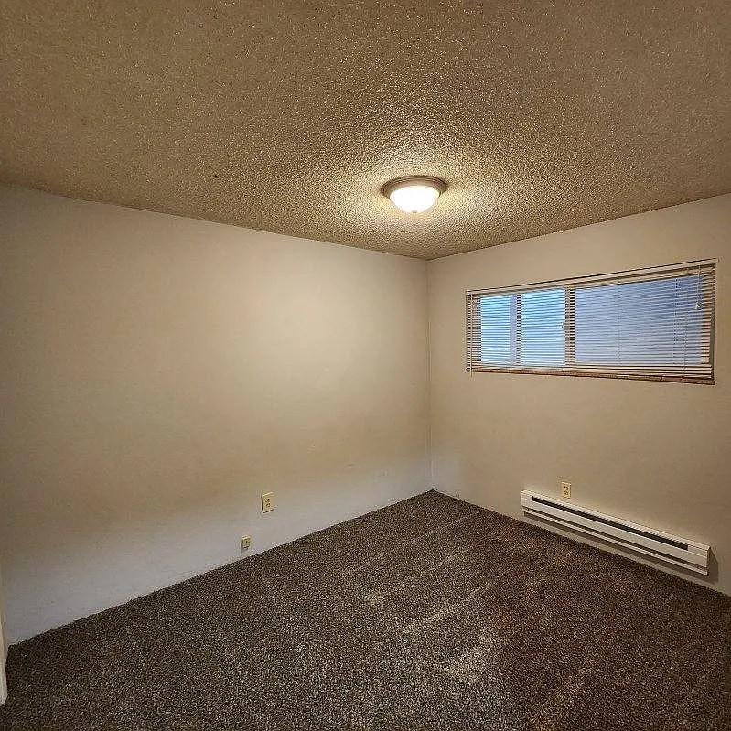 114 Beacon Hill Dr. — Photo 4