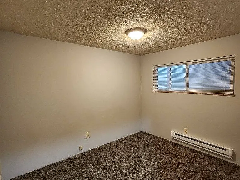 114 Beacon Hill Dr — Photo 4