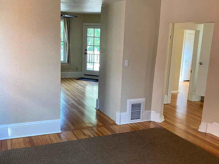 1004 Pine St — Photo 7