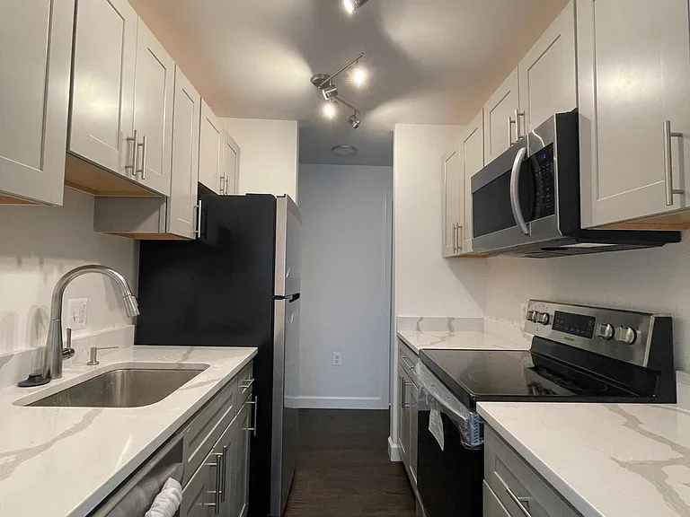 6425 Richmond Hwy #303 — Photo 6