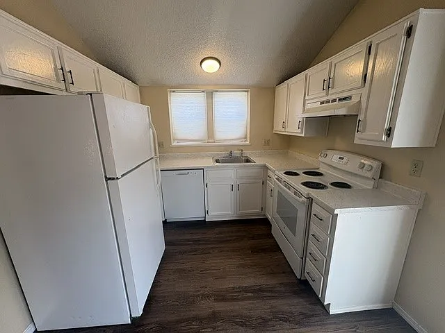 3 bed, 1.5 bath, 700 sqft, $1,850 — Photo 4