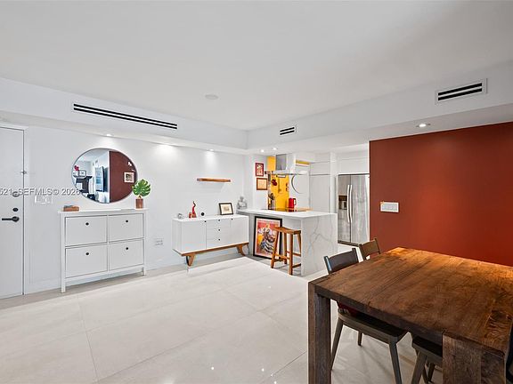 4th image of 2333 Brickell Ave APT 1909