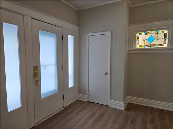 3rd image of 110 Arch St